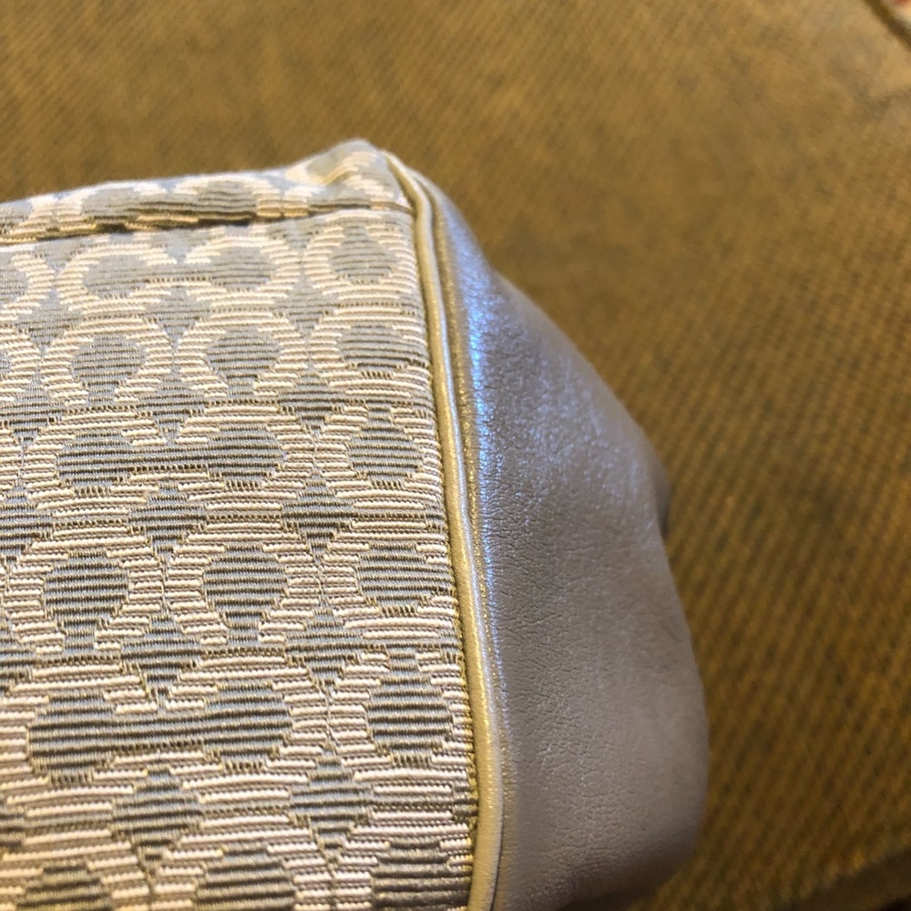 Authentic Coach gray purse - Picture 4 of 8